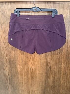 Lululemon Women’s Speed Up Low-Rise Shorts Size 10 2.5” inseam